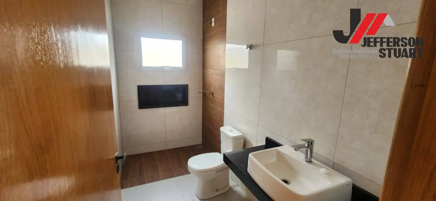 Casa com 3 quartos para alugar, 250m2 em Guaratingueta - SP - imagem 3 Foto 3 de Casa com 3 quartos para alugar, 250m2 em Guaratingueta - SP
