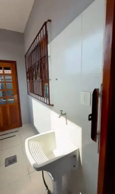 Casa com 3 quartos à venda, 250m2 em Aparecida - SP - imagem 2 Foto 2 de Casa com 3 quartos à venda, 250m2 em Aparecida - SP