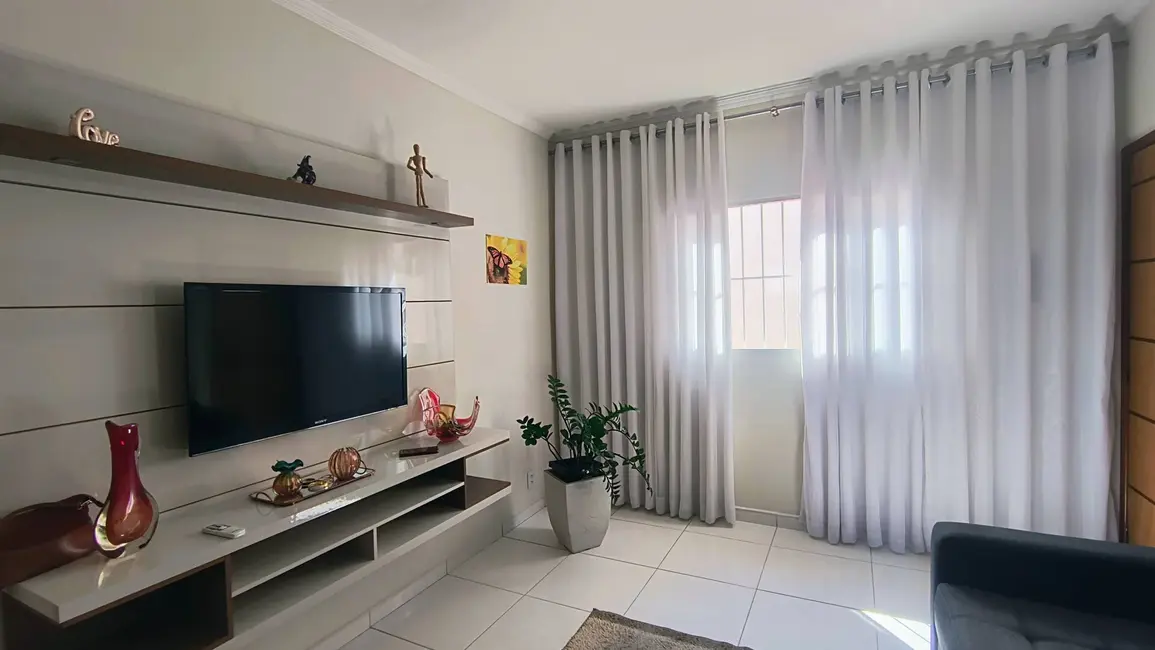 Foto 2 de Apartamento com 2 quartos à venda, 74m2 em Residencial Village Santana, Guaratingueta - SP