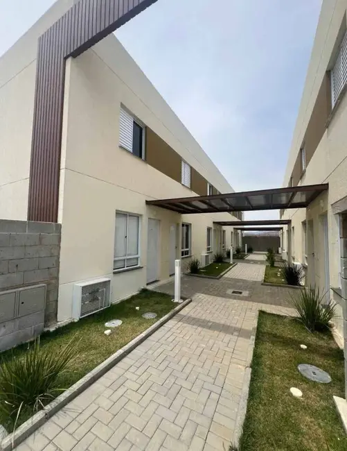 Foto 3 de Sobrado com 2 quartos à venda e para alugar, 54m2 em Jardim Santa Luzia, Guaratingueta - SP