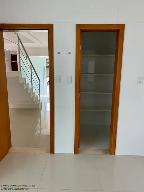 Foto 2 de Casa de Condomínio com 4 quartos à venda, 350m2 em Camacari - BA