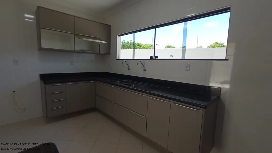 Casa com 4 quartos à venda, 350m2 em Buraquinho, Lauro De Freitas - BA - imagem 3 Foto 3 de Casa com 4 quartos à venda, 350m2 em Buraquinho, Lauro De Freitas - BA