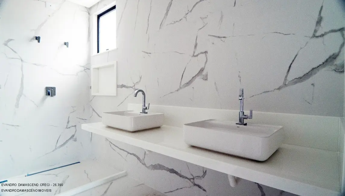 Foto 4 de Casa de Condomínio com 5 quartos à venda, 370m2 em Camacari - BA