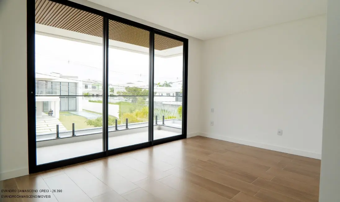 Foto 3 de Casa de Condomínio com 5 quartos à venda, 370m2 em Camacari - BA