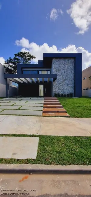 Foto 1 de Casa de Condomínio com 4 quartos à venda, 30m2 em Camacari - BA