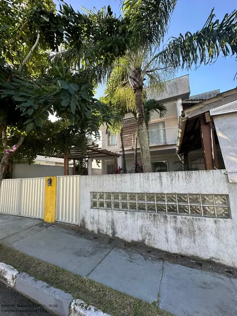 Foto 2 de Casa de Condomínio com 5 quartos para alugar, 300m2 em Camacari - BA