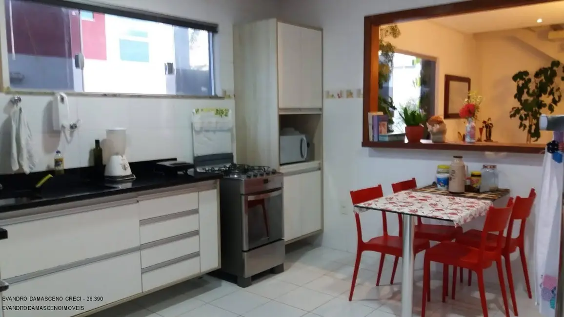 Foto 5 de Casa de Condomínio com 4 quartos à venda, 290m2 em Camacari - BA