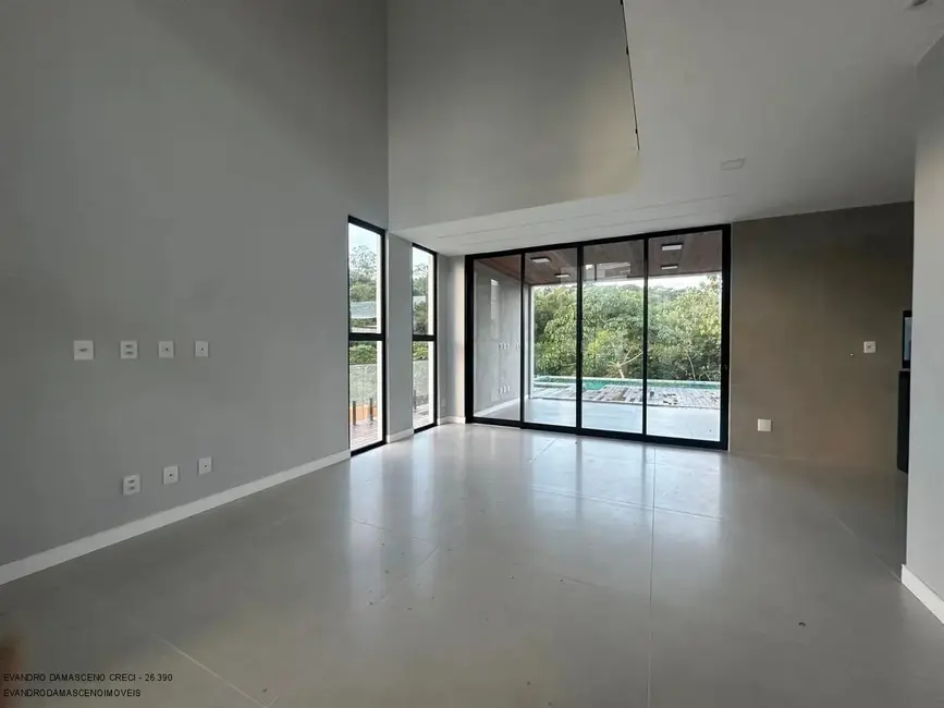 Foto 2 de Casa de Condomínio com 4 quartos à venda, 280m2 em Camacari - BA