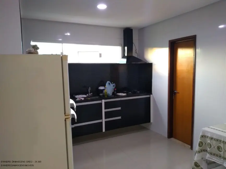 Foto 2 de Casa de Condomínio com 3 quartos para alugar, 280m2 em Camacari - BA