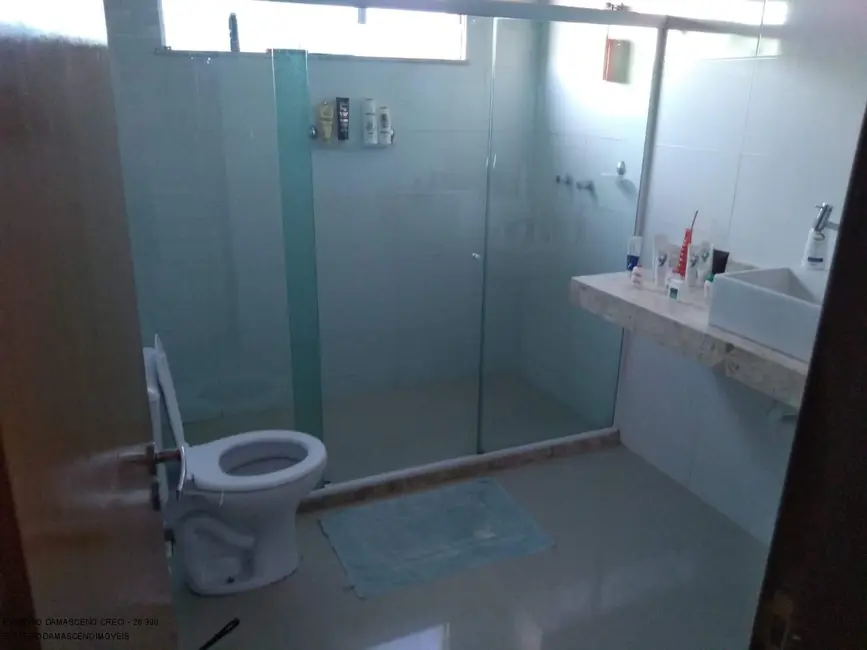 Foto 9 de Casa de Condomínio com 3 quartos para alugar, 280m2 em Camacari - BA
