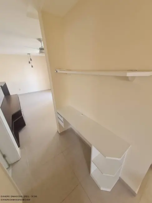 Apartamento com 3 quartos para alugar, 71m2 em Buraquinho, Lauro De Freitas - BA - imagem 9 Foto 9 de Apartamento com 3 quartos para alugar, 71m2 em Buraquinho, Lauro De Freitas - BA