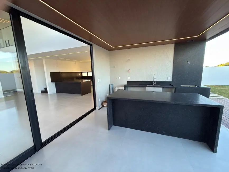 Foto 5 de Casa de Condomínio com 4 quartos à venda, 312m2 em Camacari - BA