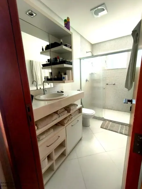 Casa de Condomínio com 4 quartos à venda, 270m2 em Camacari - BA - imagem 6 Foto 6 de Casa de Condomínio com 4 quartos à venda, 270m2 em Camacari - BA