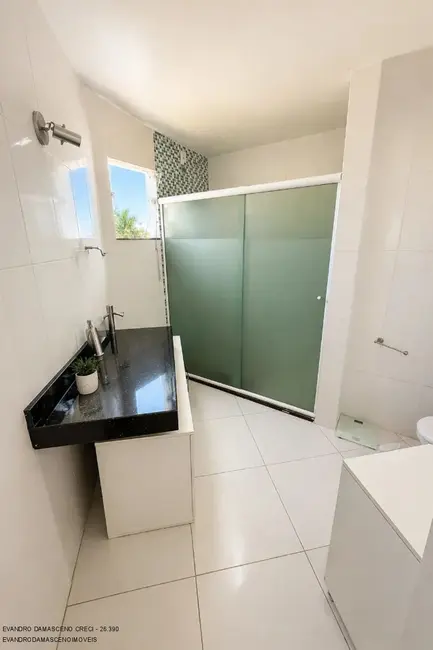 Foto 2 de Casa de Condomínio com 4 quartos à venda, 290m2 em Camacari - BA