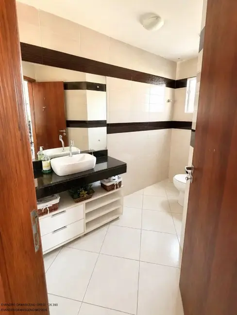 Foto 4 de Casa de Condomínio com 4 quartos à venda, 290m2 em Camacari - BA