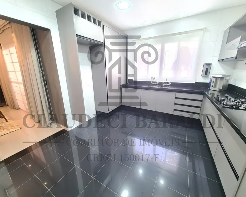 Casa de Condomínio com 4 quartos à venda, 351m2 em Aparecidinha, Sorocaba - SP - imagem 3 Foto 3 de Casa de Condomínio com 4 quartos à venda, 351m2 em Aparecidinha, Sorocaba - SP