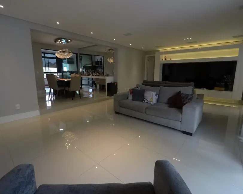 Apartamento com 4 quartos à venda, 240m2 em Vila Augusta, Sorocaba - SP - imagem 3 Foto 3 de Apartamento com 4 quartos à venda, 240m2 em Vila Augusta, Sorocaba - SP