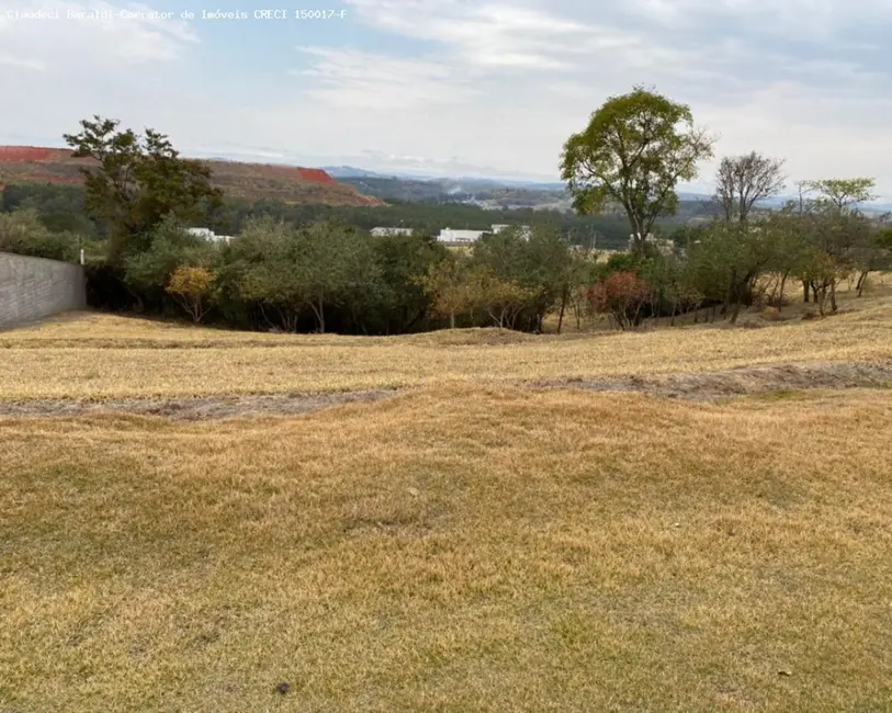 Foto 3 de Terreno / Lote à venda, 1000m2 em Salto De Pirapora - SP