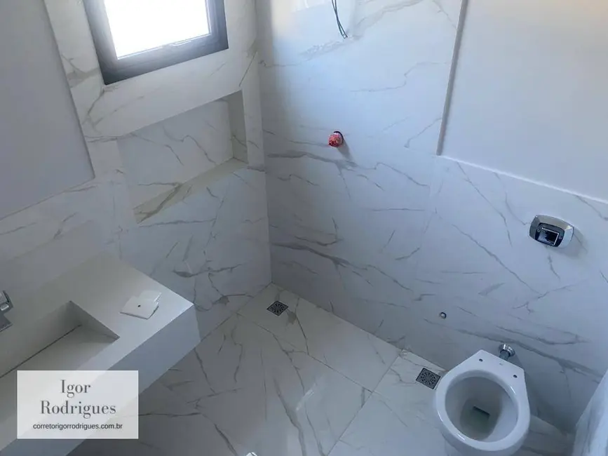 Foto 7 de Casa de Condomínio com 3 quartos à venda, 300m2 em Vila Goulart, Rondonopolis - MT