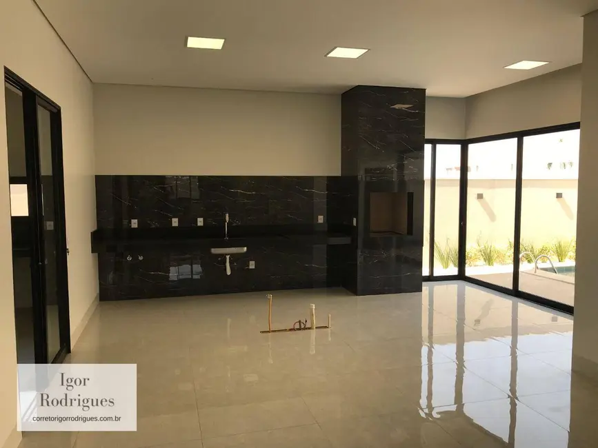 Casa de Condomínio com 4 quartos à venda, 450m2 em Setor Residencial Granville I, Rondonopolis - MT - imagem 3 Foto 3 de Casa de Condomínio com 4 quartos à venda, 450m2 em Setor Residencial Granville I, Rondonopolis - MT