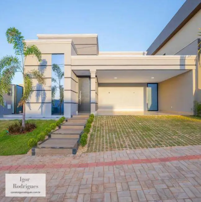 Foto 1 de Casa de Condomínio com 3 quartos à venda, 300m2 em Vila Goulart, Rondonopolis - MT