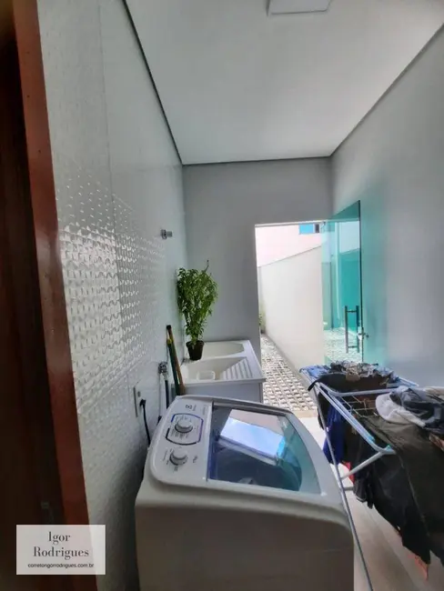 Sobrado com 3 quartos à venda, 171m2 em Vila Adriana, Rondonopolis - MT - imagem 7 Foto 7 de Sobrado com 3 quartos à venda, 171m2 em Vila Adriana, Rondonopolis - MT