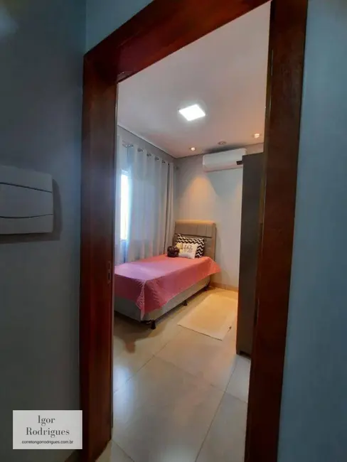 Sobrado com 3 quartos à venda, 171m2 em Vila Adriana, Rondonopolis - MT - imagem 9 Foto 9 de Sobrado com 3 quartos à venda, 171m2 em Vila Adriana, Rondonopolis - MT