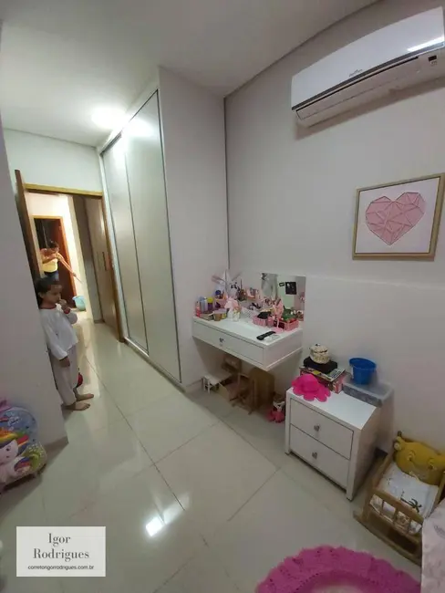 Casa de Condomínio com 3 quartos à venda, 173m2 em Parque Sagrada Família, Rondonopolis - MT - imagem 6 Foto 6 de Casa de Condomínio com 3 quartos à venda, 173m2 em Parque Sagrada Família, Rondonopolis - MT