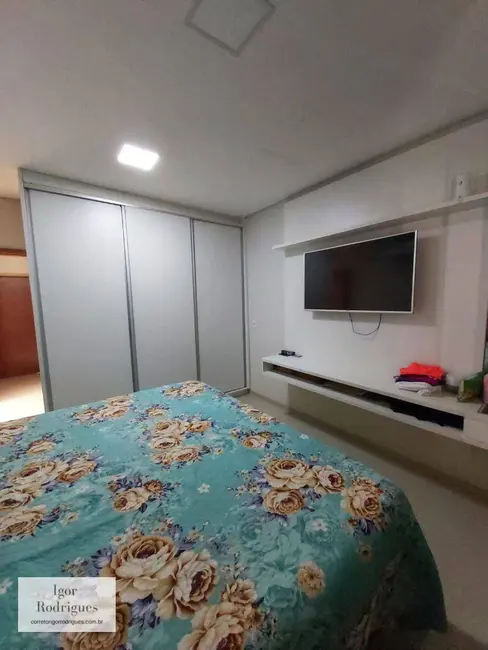 Casa de Condomínio com 3 quartos à venda, 173m2 em Parque Sagrada Família, Rondonopolis - MT - imagem 3 Foto 3 de Casa de Condomínio com 3 quartos à venda, 173m2 em Parque Sagrada Família, Rondonopolis - MT