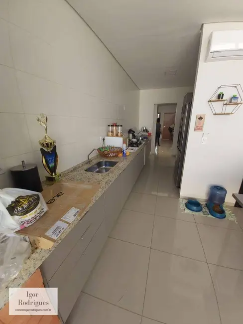 Casa de Condomínio com 3 quartos à venda, 173m2 em Parque Sagrada Família, Rondonopolis - MT - imagem 8 Foto 8 de Casa de Condomínio com 3 quartos à venda, 173m2 em Parque Sagrada Família, Rondonopolis - MT