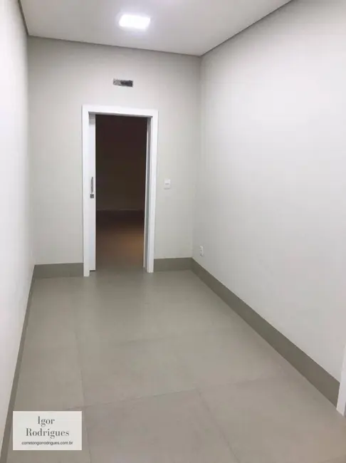 Casa de Condomínio com 3 quartos à venda, 380m2 em Parque Sagrada Família, Rondonopolis - MT - imagem 8 Foto 8 de Casa de Condomínio com 3 quartos à venda, 380m2 em Parque Sagrada Família, Rondonopolis - MT