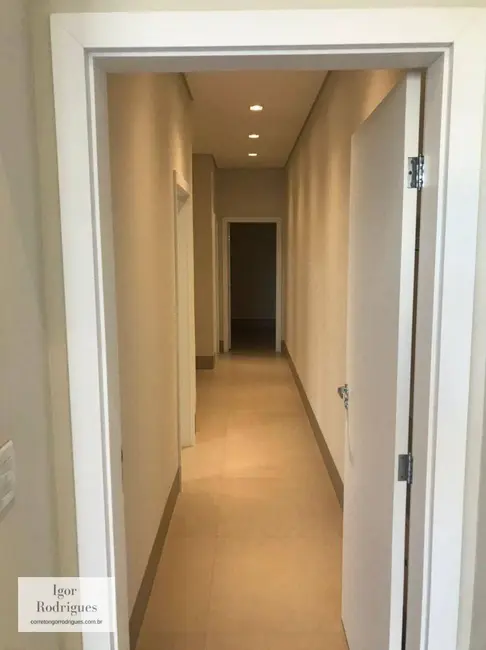 Casa de Condomínio com 3 quartos à venda, 380m2 em Parque Sagrada Família, Rondonopolis - MT - imagem 6 Foto 6 de Casa de Condomínio com 3 quartos à venda, 380m2 em Parque Sagrada Família, Rondonopolis - MT