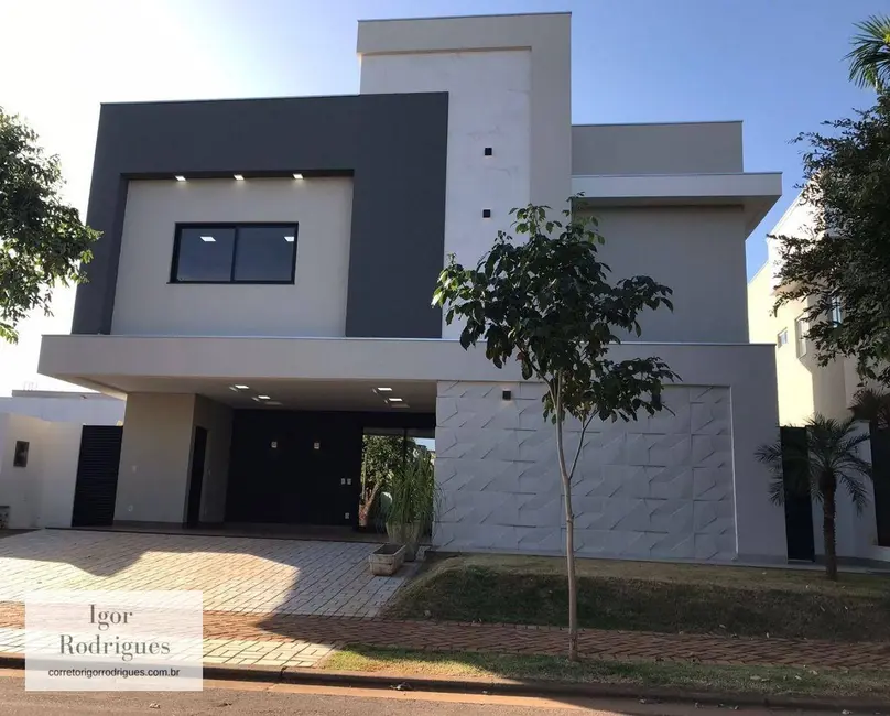 Sobrado com 4 quartos à venda, 422m2 em Parque Sagrada Família, Rondonopolis - MT - imagem 8 Foto 8 de Sobrado com 4 quartos à venda, 422m2 em Parque Sagrada Família, Rondonopolis - MT