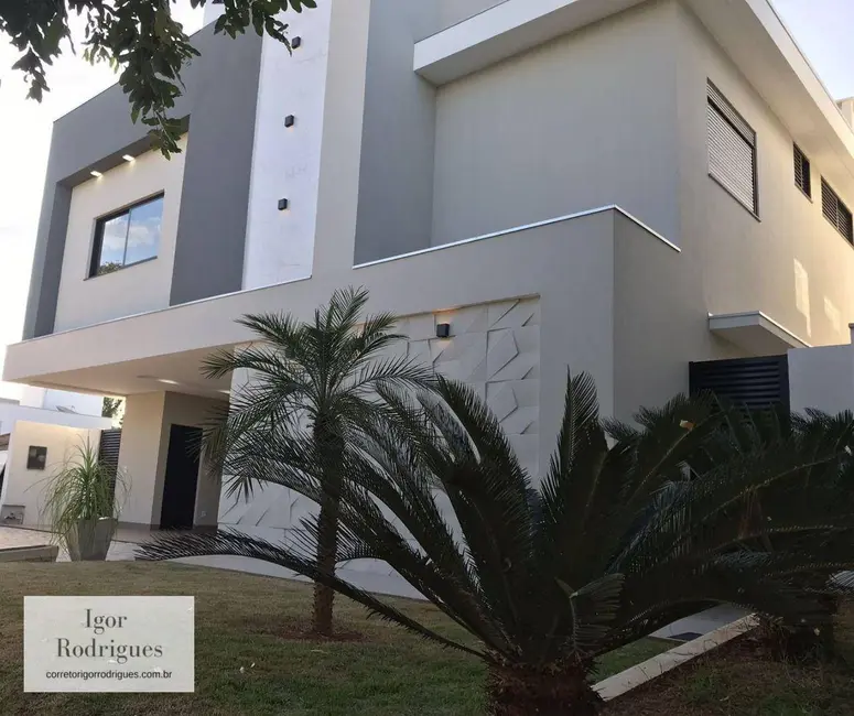 Sobrado com 4 quartos à venda, 422m2 em Parque Sagrada Família, Rondonopolis - MT - imagem 4 Foto 4 de Sobrado com 4 quartos à venda, 422m2 em Parque Sagrada Família, Rondonopolis - MT