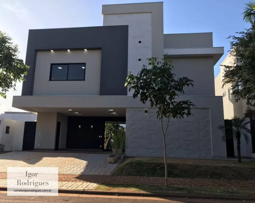 Foto 1 de Sobrado com 4 quartos à venda, 422m2 em Parque Sagrada Família, Rondonopolis - MT