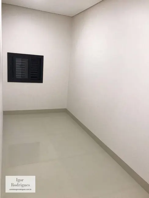 Sobrado com 4 quartos à venda, 422m2 em Parque Sagrada Família, Rondonopolis - MT - imagem 7 Foto 7 de Sobrado com 4 quartos à venda, 422m2 em Parque Sagrada Família, Rondonopolis - MT