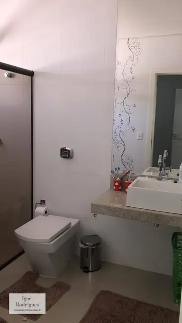 Sobrado com 4 quartos à venda, 600m2 em Vila Goulart, Rondonopolis - MT - imagem 8 Foto 8 de Sobrado com 4 quartos à venda, 600m2 em Vila Goulart, Rondonopolis - MT