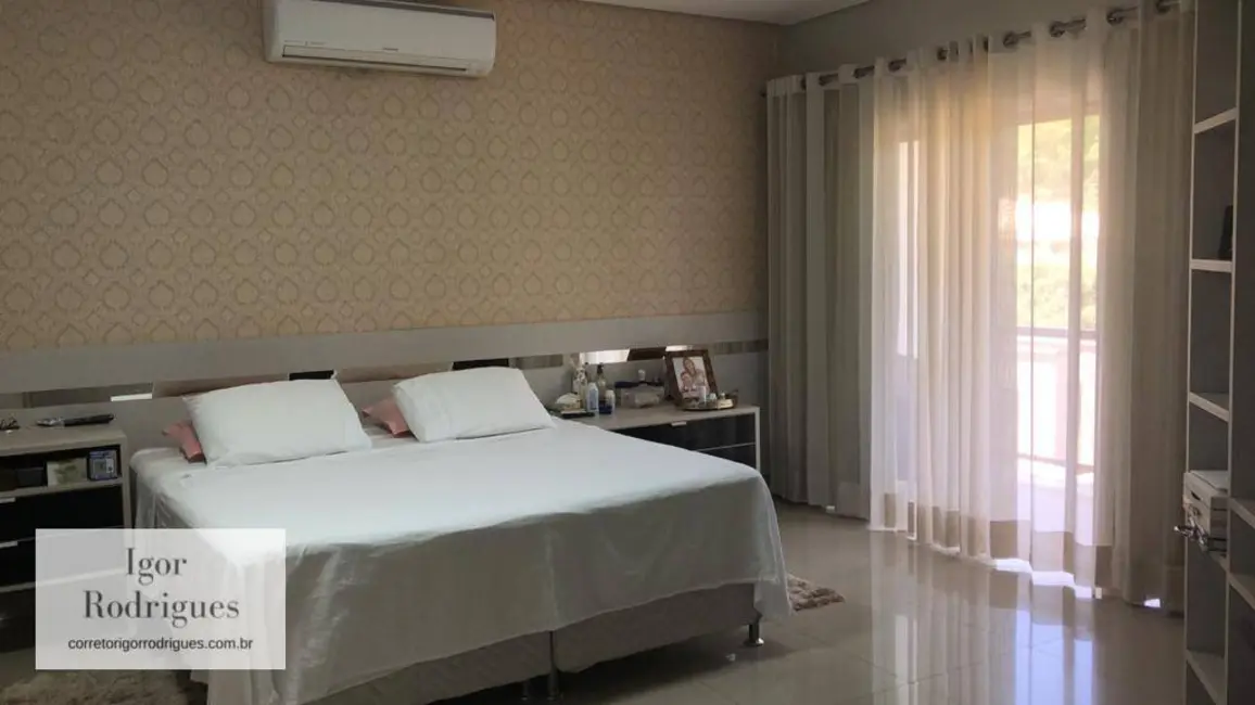 Foto 2 de Sobrado com 4 quartos à venda, 600m2 em Vila Goulart, Rondonopolis - MT