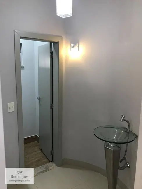 Sobrado com 4 quartos à venda, 600m2 em Vila Goulart, Rondonopolis - MT - imagem 8 Foto 8 de Sobrado com 4 quartos à venda, 600m2 em Vila Goulart, Rondonopolis - MT