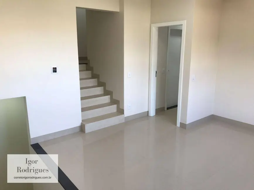 Sobrado com 4 quartos à venda, 422m2 em Parque Sagrada Família, Rondonopolis - MT - imagem 7 Foto 7 de Sobrado com 4 quartos à venda, 422m2 em Parque Sagrada Família, Rondonopolis - MT