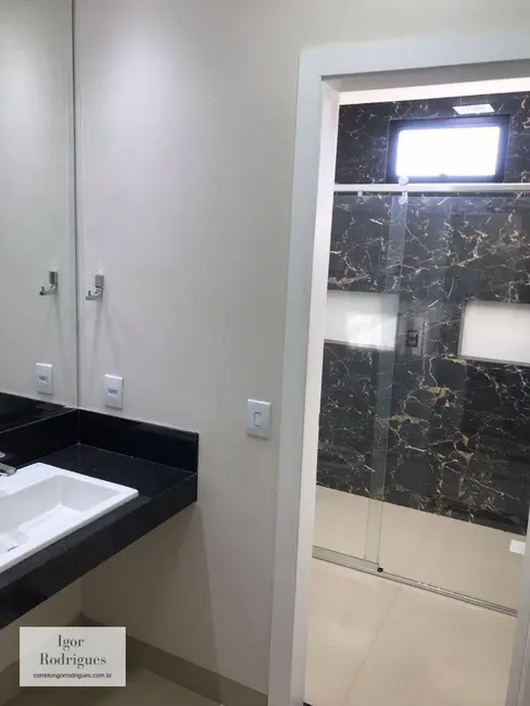 Sobrado com 4 quartos à venda, 422m2 em Parque Sagrada Família, Rondonopolis - MT - imagem 3 Foto 3 de Sobrado com 4 quartos à venda, 422m2 em Parque Sagrada Família, Rondonopolis - MT