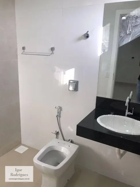Sobrado com 4 quartos à venda, 422m2 em Parque Sagrada Família, Rondonopolis - MT - imagem 4 Foto 4 de Sobrado com 4 quartos à venda, 422m2 em Parque Sagrada Família, Rondonopolis - MT