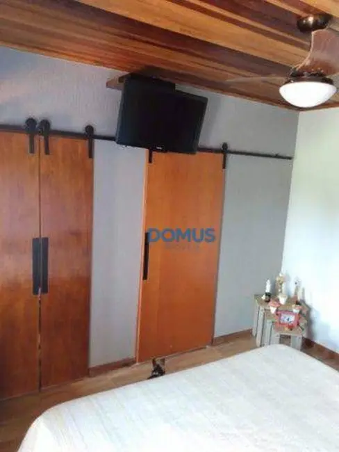 Sobrado com 5 quartos à venda, 125m2 em Sao Jose Dos Campos - SP - imagem 9 Foto 9 de Sobrado com 5 quartos à venda, 125m2 em Sao Jose Dos Campos - SP