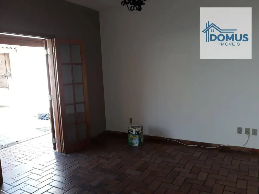 Foto 2 de Sobrado com 3 quartos à venda e para alugar, 275m2 em Jardim Maria Cândida, Cacapava - SP