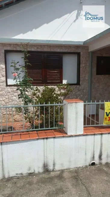 Foto 2 de Casa com 3 quartos à venda, 230m2 em Sao Jose Dos Campos - SP