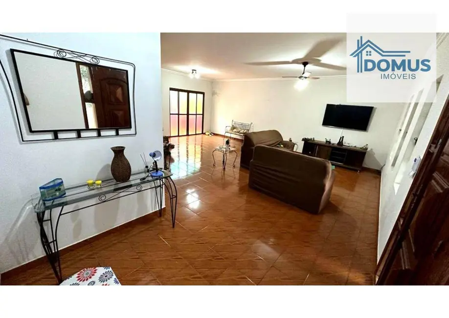 Casa com 5 quartos à venda, 490m2 em Parque Residencial Cidade Universitária, Ribeirao Preto - SP - imagem 6 Foto 6 de Casa com 5 quartos à venda, 490m2 em Parque Residencial Cidade Universitária, Ribeirao Preto - SP