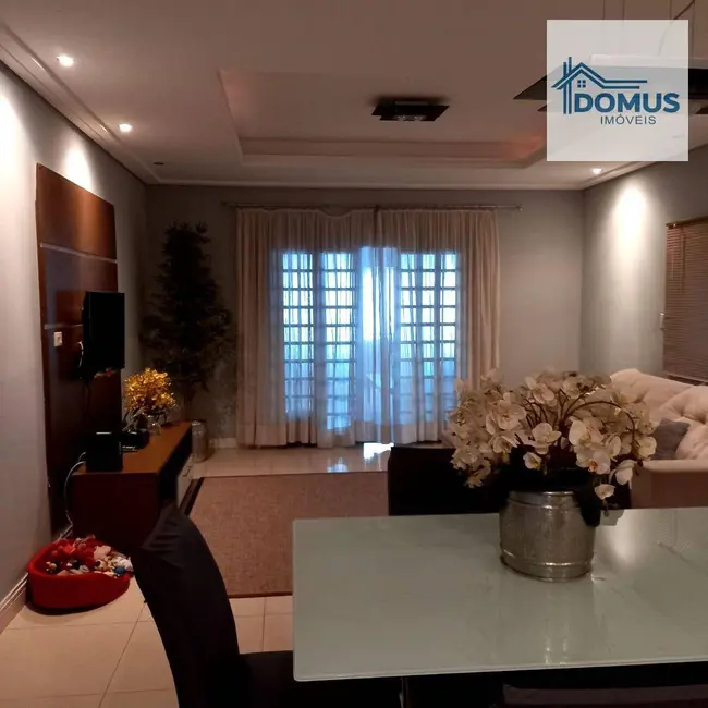Foto 2 de Sobrado com 3 quartos à venda, 153m2 em Sao Jose Dos Campos - SP