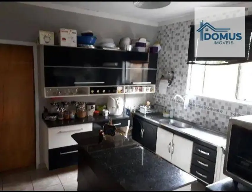 Foto 3 de Sobrado com 4 quartos à venda, 220m2 em Sao Jose Dos Campos - SP