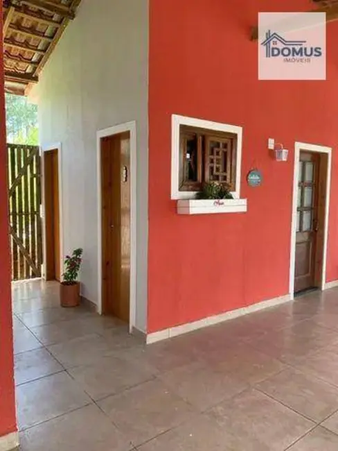 Foto 2 de Chácara com 3 quartos à venda e para alugar, 1000m2 em Jacarei - SP