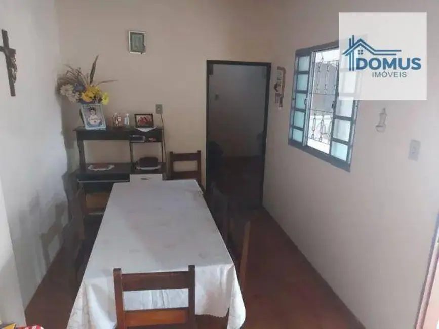 Foto 2 de Casa com 5 quartos à venda, 250m2 em Sao Jose Dos Campos - SP